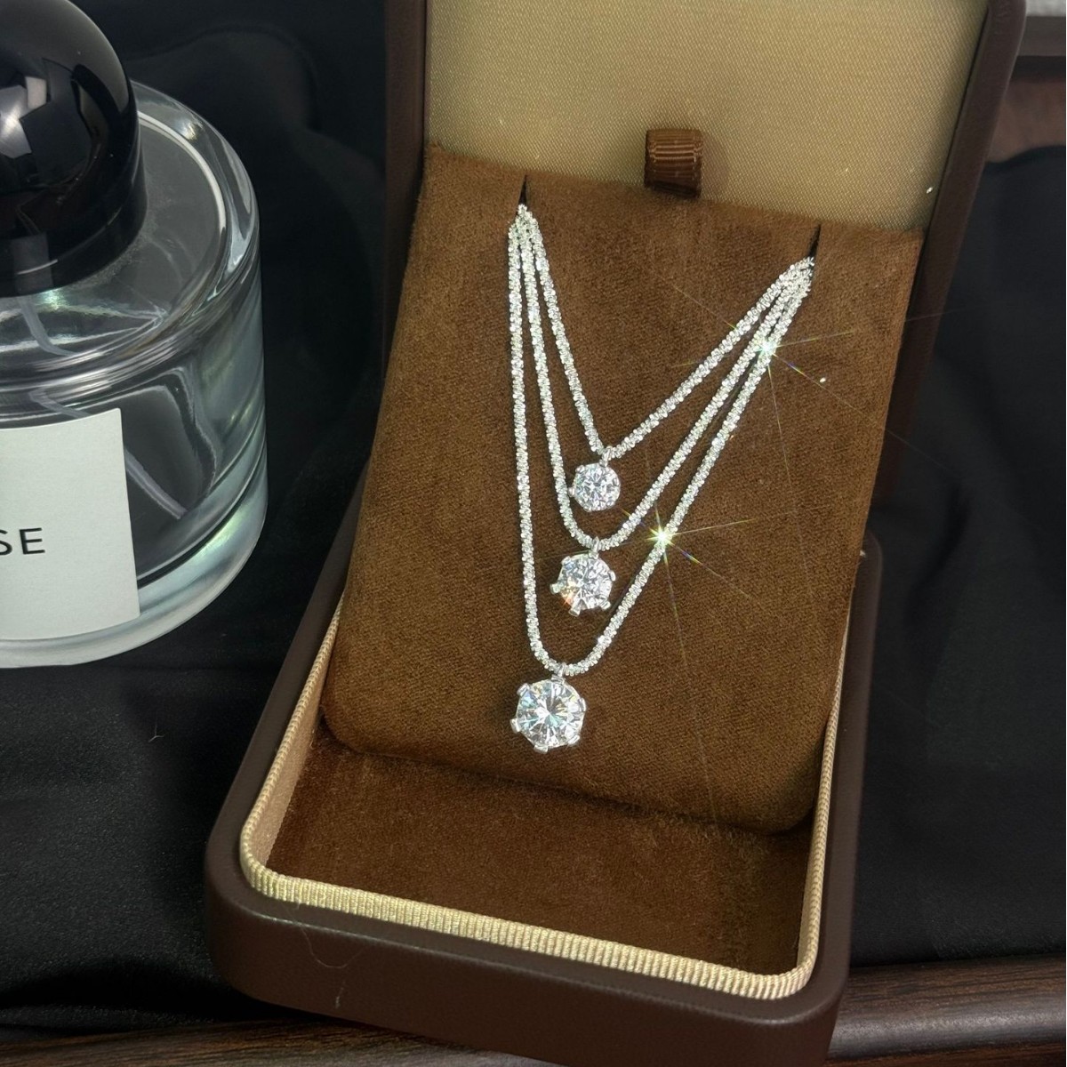 S925 Sterling Silver Sparkling Necklace with Moissanite Pendant, Korean Style Simple Clavicle Chain, Light Luxury, Fashionable and Versatile - Image 5